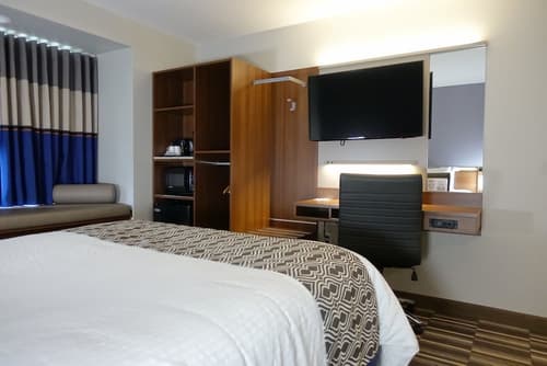 Microtel Inn & Suites by Wyndham Sault Ste. Marie, Room