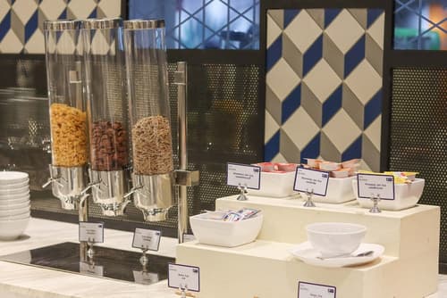 Holiday Inn Express Bangkok Sukhumvit 11 by IHG