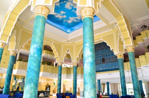 Royal Garden Palace (Families and Couples), Interior entrance