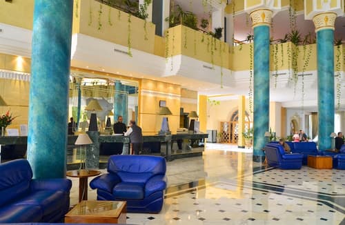 Royal Garden Palace (Families and Couples), Interior entrance