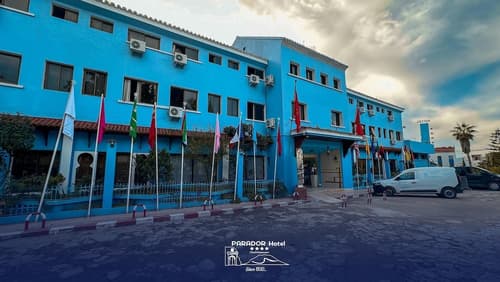 Hotel Parador, Exterior