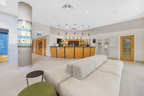 Hotel Willo (formerly YWCA Hotel Vancouver), Lobby