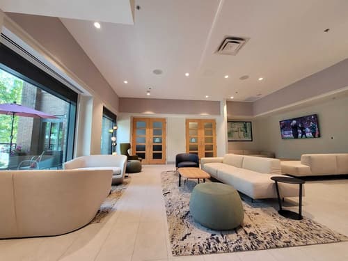 Hotel Willo (formerly YWCA Hotel Vancouver), Lobby sitting area