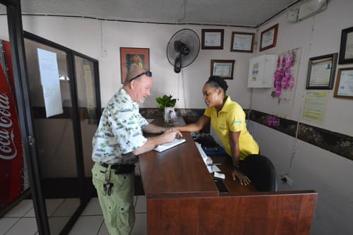 Beyond Sunset Resort & Villas, Reception