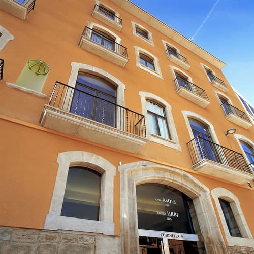 Urbi Apartments, Front of property