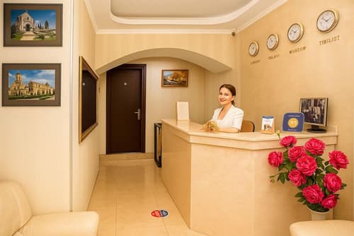 Rustaveli Palace, Interior entrance