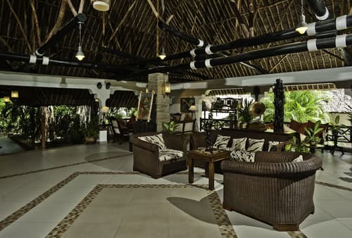 Leopard Beach Resort & Spa, Interior entrance