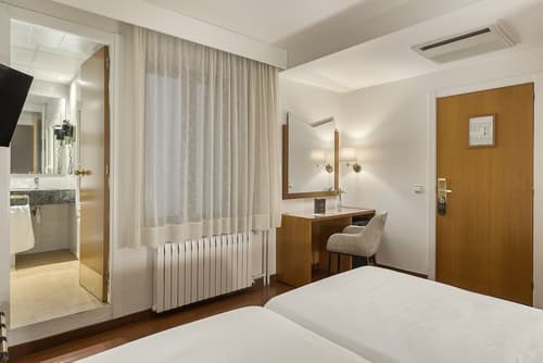 Hotel de l'Isard, Room