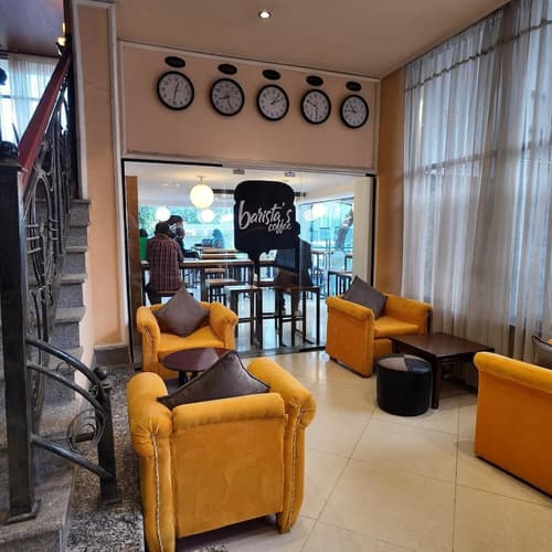 Hotel Lobelia, Lobby sitting area