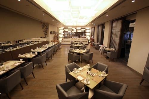 The Abdali Boulevard Hotel, Restaurant