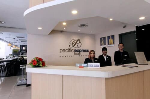 Pacific Express Hotel Central Market, Reception