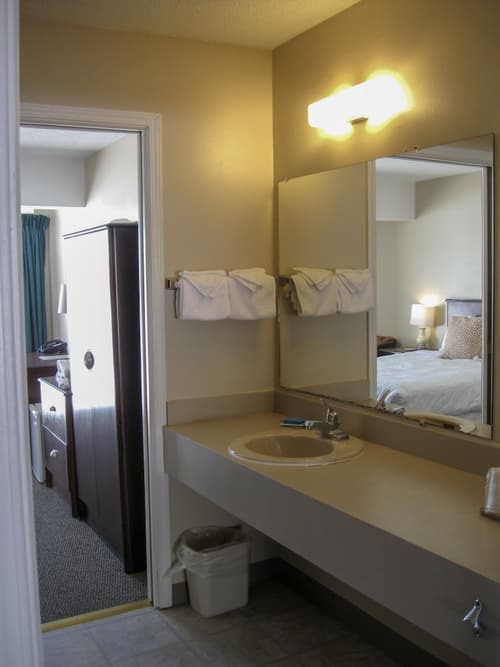 Cedar Hill Lodge