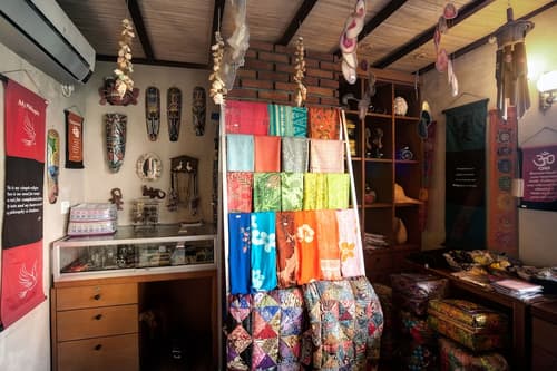 Sea Breeze Candidasa, Interior entrance