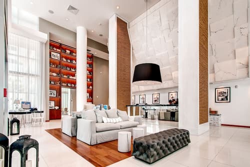 Churchill Suites Monte Carlo Miami Beach, Lobby sitting area