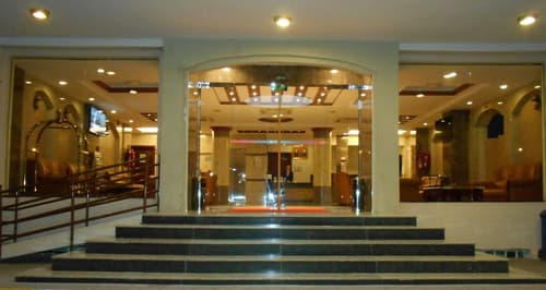 Nizwa Hotel Apartments, Interior entrance