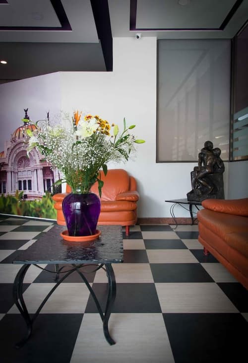 Hotel Max, Lobby sitting area