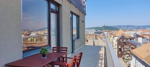 Corvin Center Suites, Room