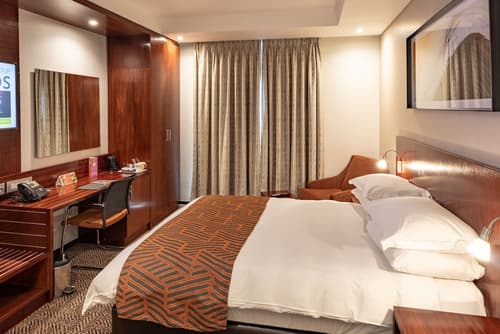 City Lodge Hotel at OR Tambo International Airport, Room