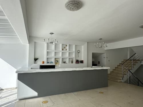 Hotel Omiros, Reception