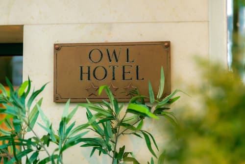 Owl Hotel