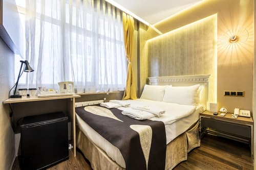 Hotel Goldengate, Room