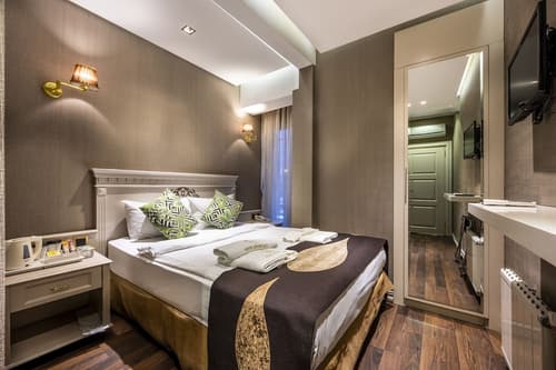 Hotel Goldengate, Room