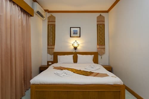 The Little Moon Residence, Room