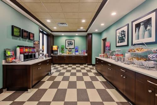 Hampton Inn & Suites Bend, Restaurant