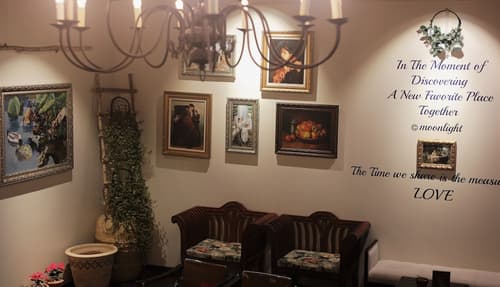 Le Mong Hotel, Reception