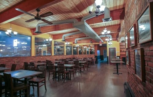 Grizz Hotel, Breakfast area