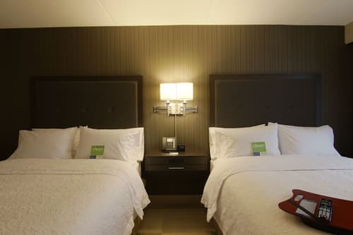 Hampton Inn & Suites by Hilton Toronto Markham, Room