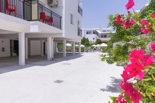 Alecos Hotel Apartments