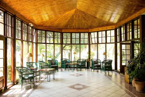 Bronte Hotel, Reception