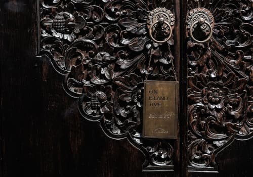 Batu Karang Lembongan Resort & Spa, Interior entrance