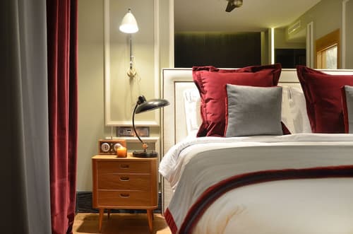 Browns Central Hotel, Room