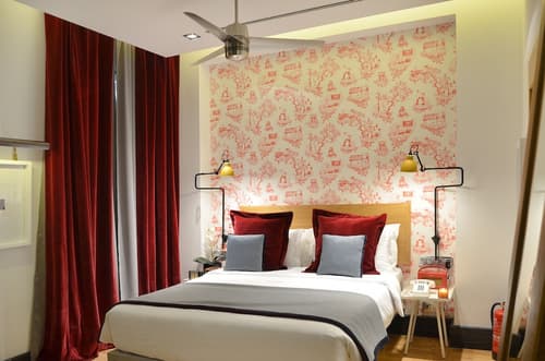 Browns Central Hotel, Room