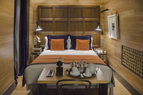 Browns Central Hotel