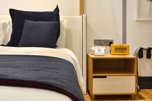 Browns Central Hotel, Room