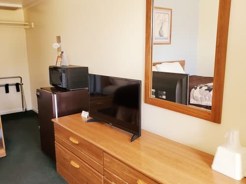 Budget Inn Express, Room