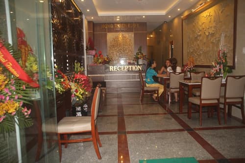 Ruby Hotel, Lobby