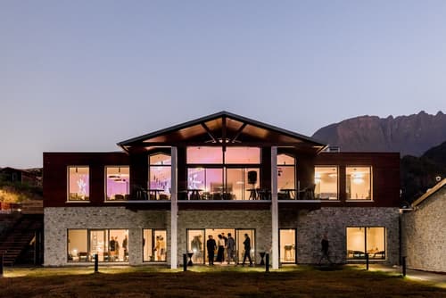 Sarana Hôtel & Spa, Front of property