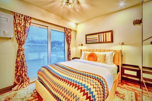 Neocolonial Nouveau Kensington Vacation Home