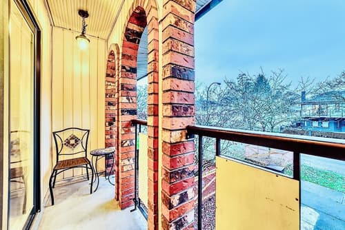 Neocolonial Nouveau Kensington Vacation Home