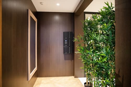 nQn Aparts & Suites Sevilla, Reception