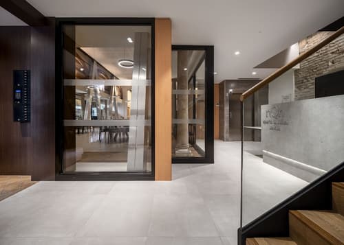 nQn Aparts & Suites Sevilla, Reception