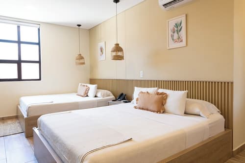 Mythical Hotel, Room