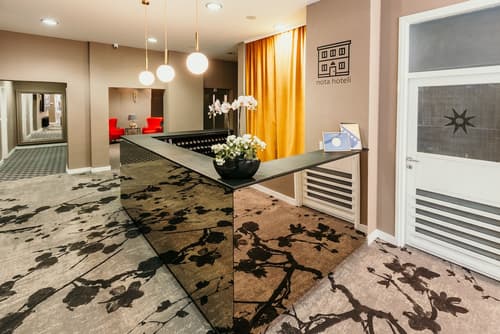 Hotel Sahat, Reception