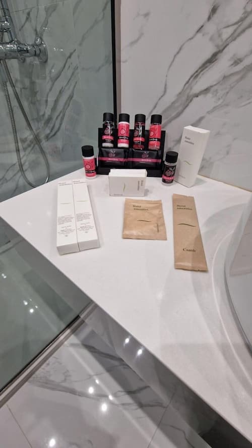 International Atene hotel, Bathroom