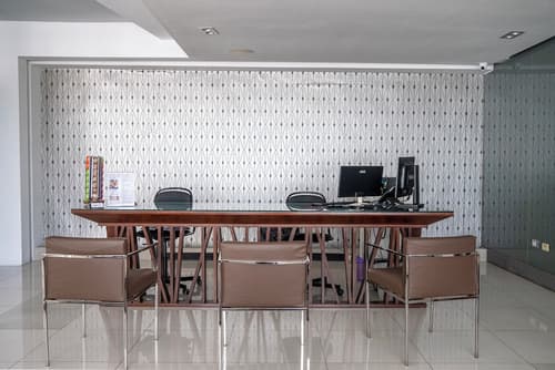 Lincoln Suite, Reception