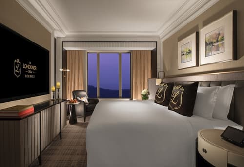 The Londoner Hotel, Room